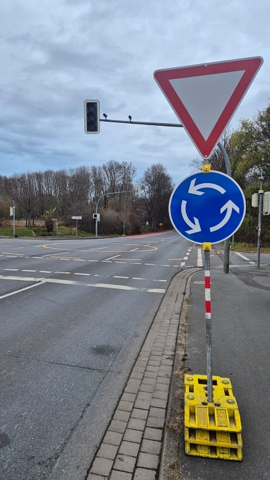 Kreisverkehr Kreuzung Göttinger Landstraße Hoher Holzweg Kreisverkehr Kreuzung Göttinger Landstraße Hoher Holzweg © Stadt Hemmingen